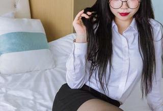 BoBoSocks袜啵啵 – 随便一脚——那双运动鞋下藏着的苏苏小秘密（写真+图册）