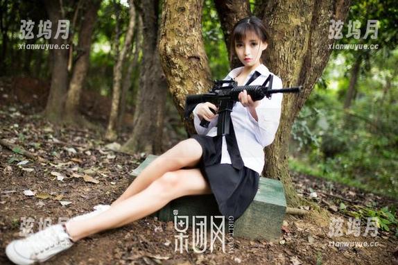GIRLT果团网 - 观看通灵儿的闲适瑜伽，图片完美捕捉了那一刻。