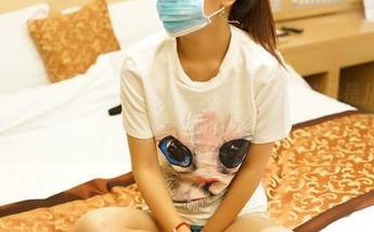 ROSI的闲趣：无圣光写真中的嫩学妹制服，仿佛是从笔记本里走出来的。
