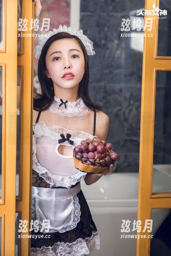 TouTiao头条女神 - 图片里的何娇娇如此迷人，难怪称为奶牛，兴奋不已！