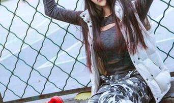 TouTiao头条女神 – 下载美纳子在线校服合集，试试你的校服搭配功力！