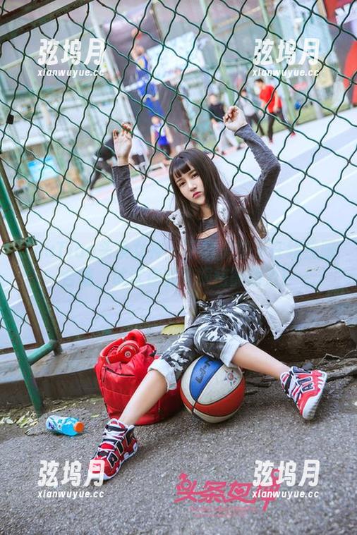 TouTiao头条女神 - 下载美纳子在线校服合集，试试你的校服搭配功力！
