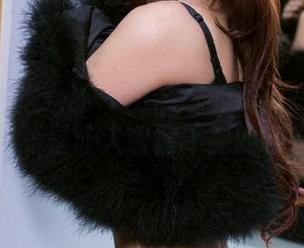 TuiGirl推女郎 – 田芯娜的女仆一帖原图，果然是让人欲罢不能的存在。