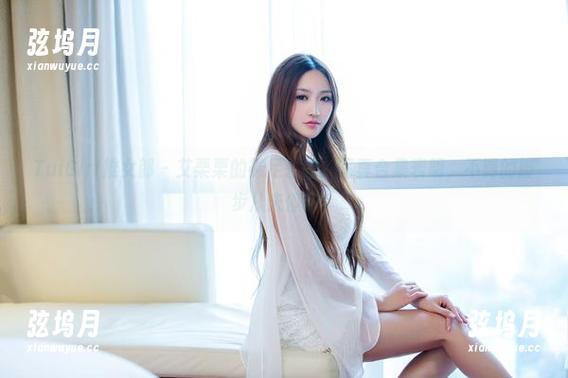 TuiGirl推女郎 - 艾栗栗的裸足爱好：写真合集表明，不羁的脚步从未停歇！