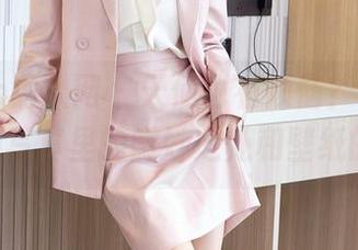 Xiuren秀人网 – 天使也有烦恼？HeyuZhang写真里的微妙之处和壁纸的沉默