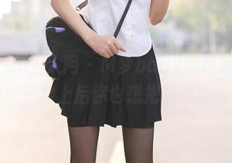 Xiuren秀人网 – M梦baby的短裤作品集——穿上后你也想把腿拴起来！