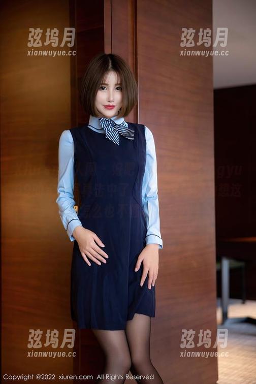 Xiuren秀人网 - 好吧，承认我被lingyu69的定制写真击中了，无奈又傻傻地想这套怎么也不够机会穿！