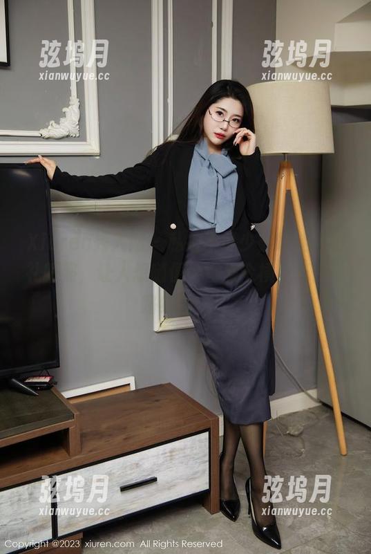 Xiuren秀人网-叶佳颐 Xiuren秀人网 - 私拍不可少,叶佳颐的礼服照,让人想随便给她发个横叉打上‘路线图’!