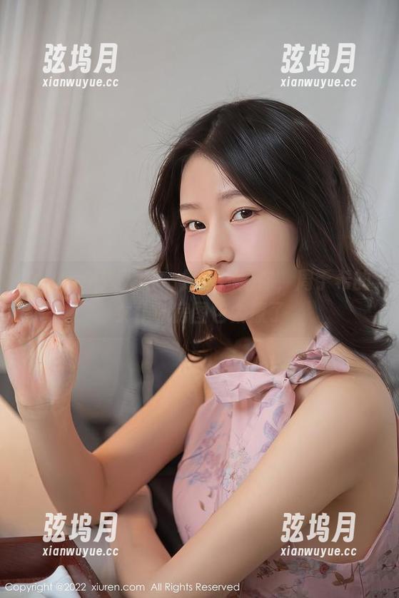 Xiuren秀人网 - 是我还是你，周于希的女仆私房图包太撩了