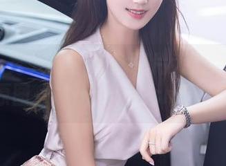 Xiuren秀人网 – 灰丝图片大赏：晚苏susu的原图，Minimalism真的无敌。