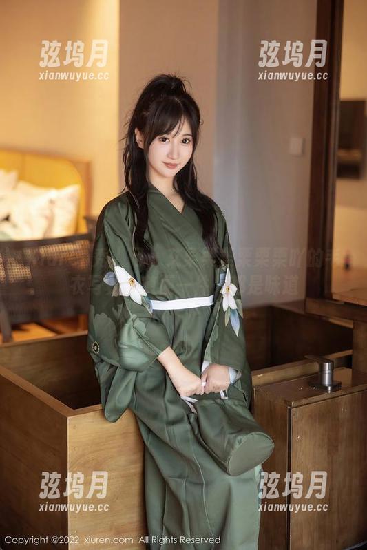 Xiuren秀人网 - 艾栗栗栗栗栗栗吖的毛衣写真：随便一件，都是味道