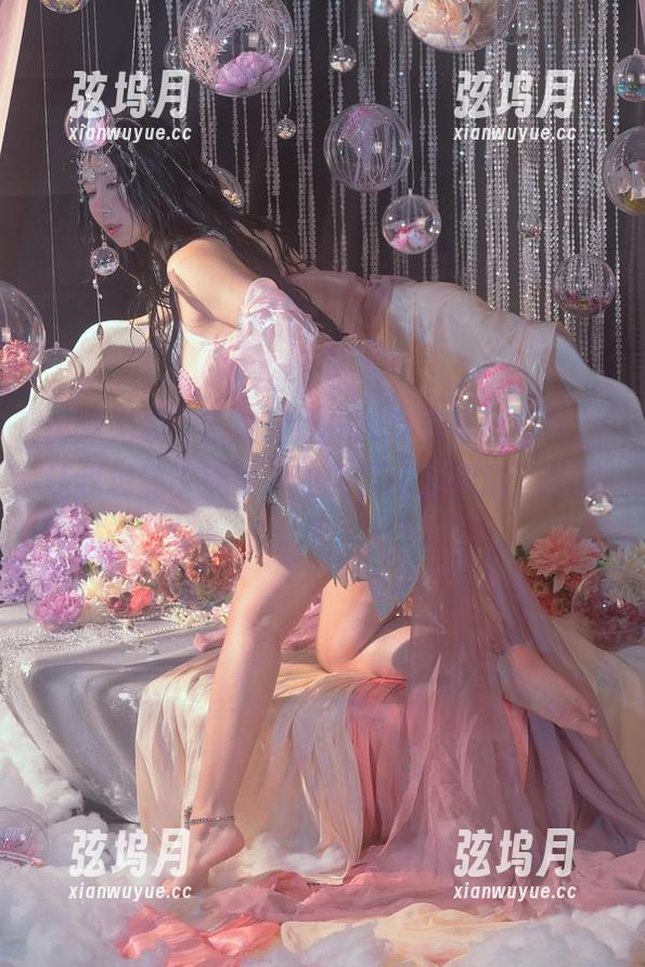 撩妹无数，云溪溪奶桃的私房蕾丝合集，让我想到了快要开业的蕾丝蛋糕店，绝配！