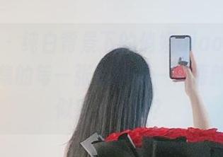 微密圈 – 纯白背景下的俏妞qiaoniuTT，写真集的每一张都透着一种清新，原图似乎在眨眼？