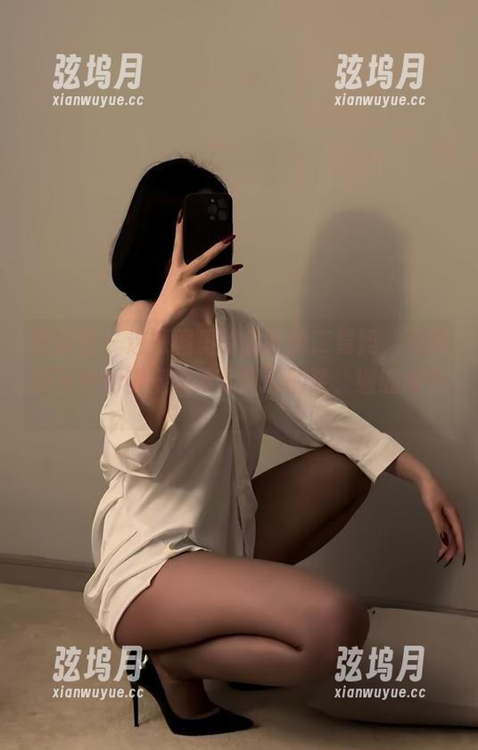 微密圈 - 这原图里的保守的二舅妈，私房展示中的蜜腿就像是沉醉的梦，缠缠绵绵。