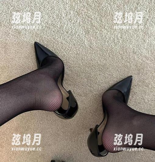 微密圈 - 双手拿资源，保守的二舅妈带你看黑白，这福彩开幕了！
