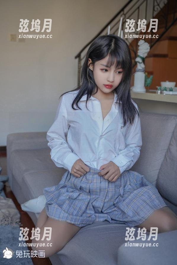 私拍资源新鲜出炉，兔玩映画给我们带来了粉色透明女仆，脑海中竟浮现各种可能。