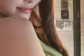 微密圈 – 奶雯的礼服一次搞定，不服来辩：原图+写真，谁更占优势？