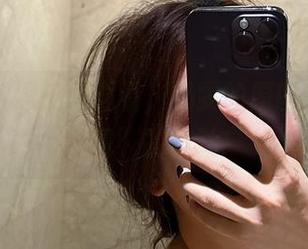 微密圈 – 黑皮裙必看，奶雯的原图，颇具“免费”的狠劲！