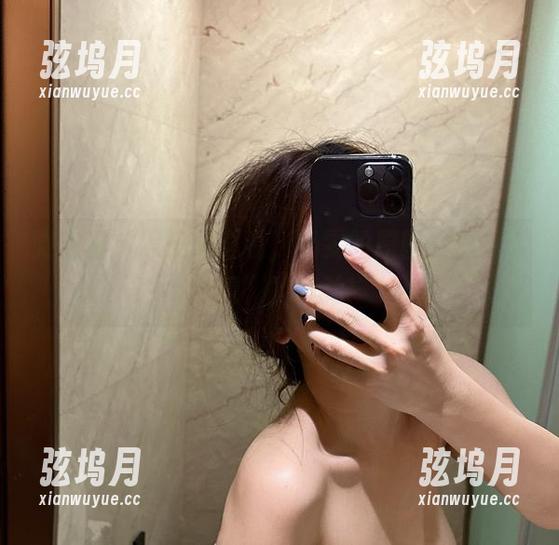 奶雯 微密圈 - 黑皮裙必看,奶雯的原图,颇具“免费”的狠劲!