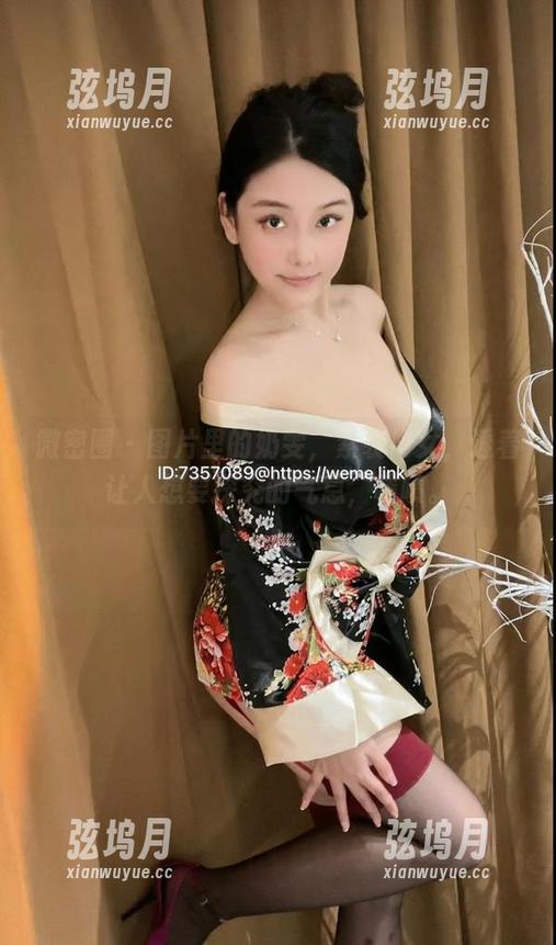奶雯 微密圈 - 图片里的奶雯,素装修女,透着让人想要探究的气息,啧啧。