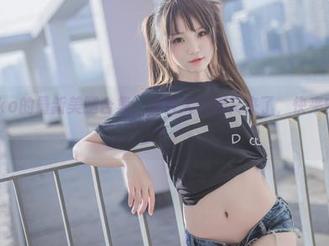 宅夏yoko的最新美腿合集,白皙大长腿又来了,快来安静舔屏!