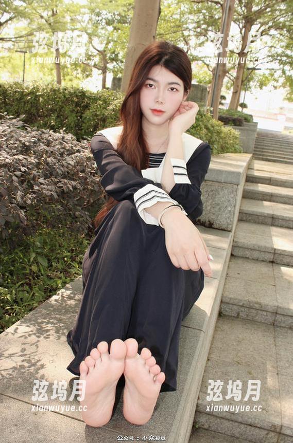 小众视觉 - 修女？不，玲玲是壁纸女神！原图透露了什么不为人知的事？