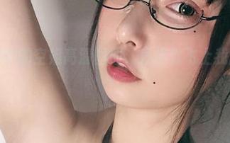 小泉学姐吖的空姐高清图册，直接就飞上我的想象了！