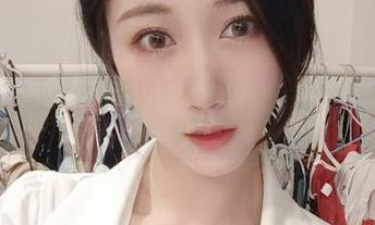 微密圈 – 小玉吃果冻的比基尼私房秀，原图竟有这么多的小趣味！
