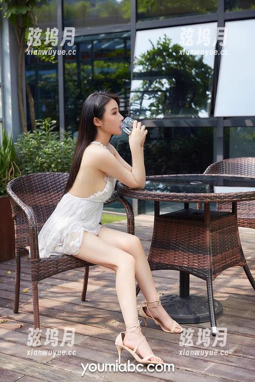 尤蜜荟 - 小仙的纯白大片，高级感直接下载，快来打卡！