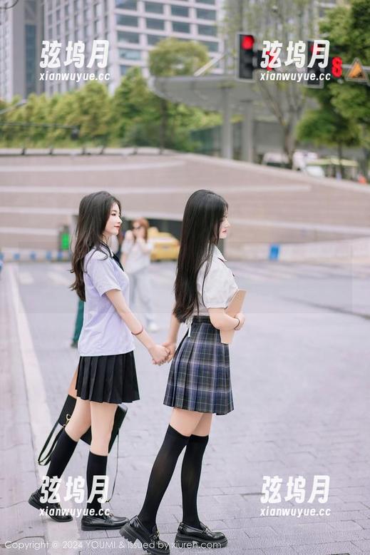 尤蜜荟 - 我就偏偏在这吊带写真里，被张思允Nice的气质折射得心绪万千。