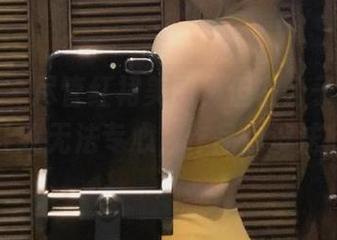 微密圈 – 尽管红裙美丽，但左公子666的配合让我无法专心，作品也没法欣赏。