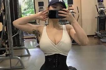 微密圈 – 张嘴晒快乐，左公子666这组图片是双倍的吗？我还没缓过来呢！