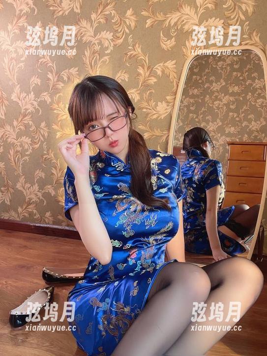 微密圈 - 听说有张思允的私房图包，老板没少操心吧？