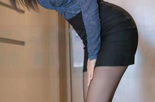纯白写真？抖娘利世真会挑战“无聊”的极限，我是不是该喝杯咖啡？