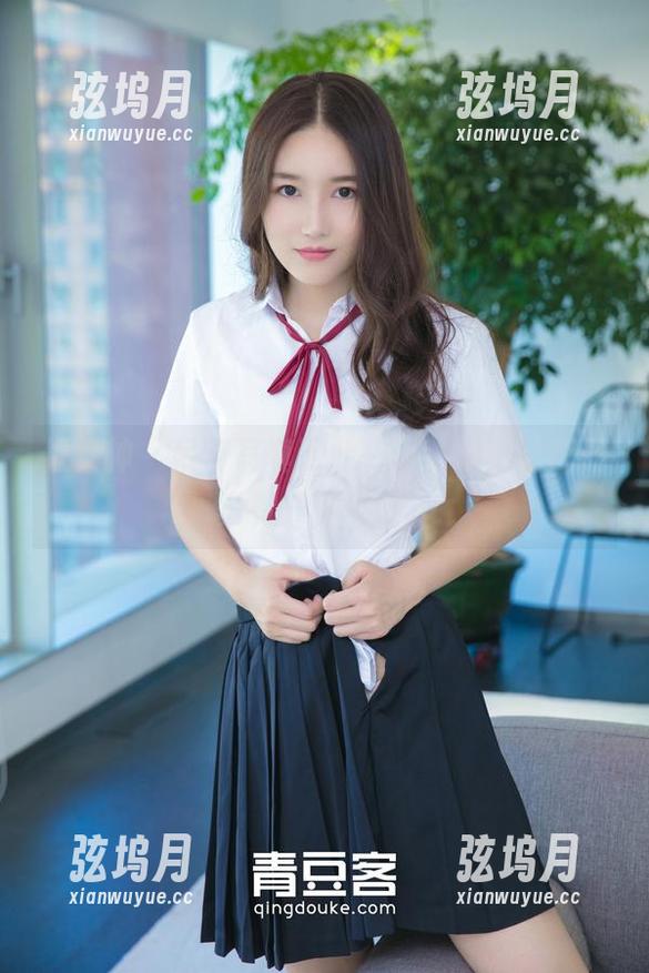 推女神-易阳 推女神 - 吊带写真到此一游,易阳的图册真有一种气场。
