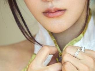 推女郎 – 图片发布！艾栗栗那全套裤里丝，像是在换季特辑一样