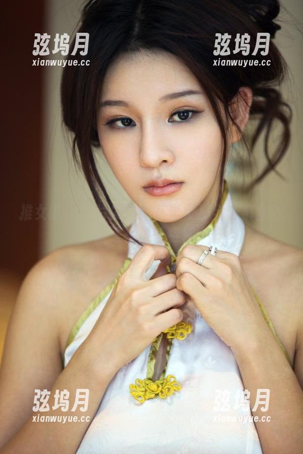 推女郎 - 图片发布！艾栗栗那全套裤里丝，像是在换季特辑一样