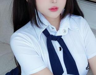 日奈娇在图包里的连衣裙,活脱脱是街头的浓缩诗