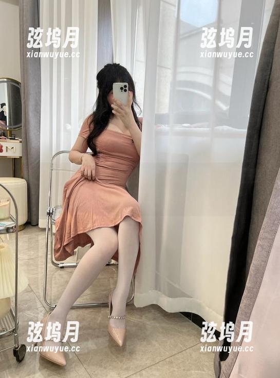 尾巴，恶搞与美感的碰撞，是依酱呀正在无圣光写真中上演！
