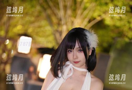 末夜787的最新泳装图片，全靠白色抗腐蚀，必须得试试！