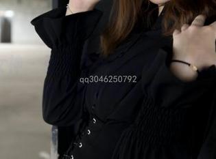 梦丝女神 – 张灵儿在线写真:合作女神从此不再默默无闻!