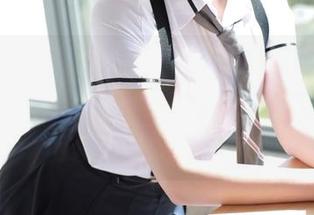模范学院 – 新一轮Cheryl青树的裸足写真又来了，哦，天呐，不经意间教会了我们怎么和大地亲密。