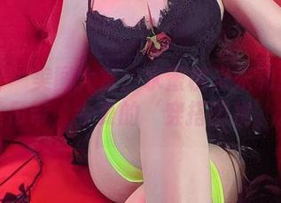 微密圈 – 美图大赏:水蜜桃米米和她的黑丝吊带,今夏的‘穿搭困扰’。