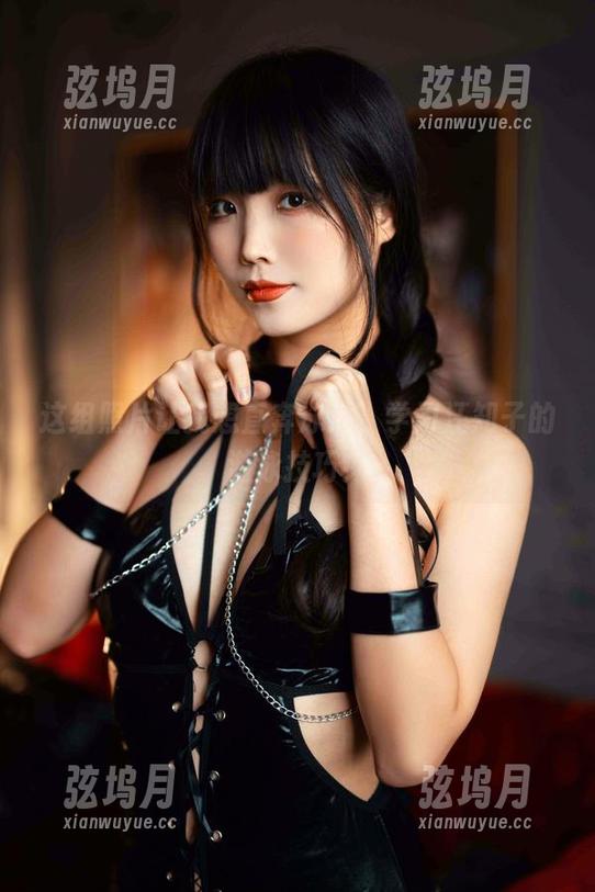 这组照片让我想直奔泳池，学习汪知子的游泳技巧！