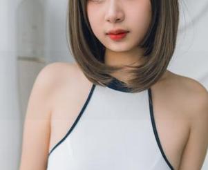 一觉醒来，发现浅安安的丝袜写真还在我的资源清单上摇摆。