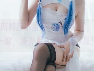 “海克斯科技小蛋糕”化身明星,连衣裙一穿,连外星人都想来捧场!
