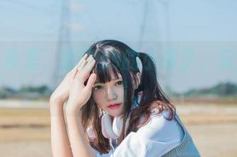 高清写真里，疯猫ss的小裙子，完全无法自拔。