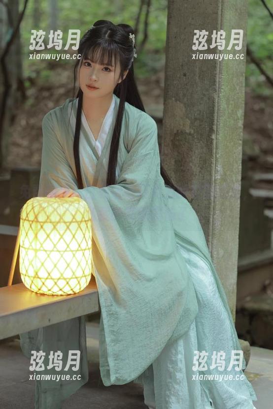 白莉爱吃巧克力 免费图集!白莉爱吃巧克力的校园漫游,私藏的美照露馅了