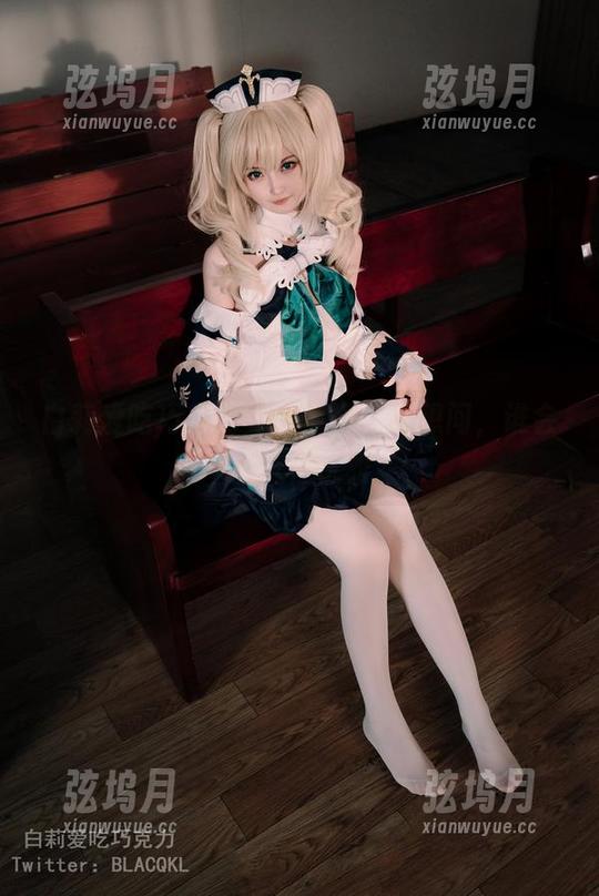 白莉爱吃巧克力丝袜写真：我想问，谁会不爱这种优雅？
