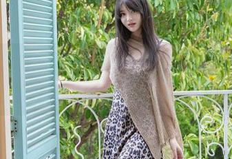 秀人网 – 任莹樱Jenny的红裙私拍，风中舞动像是被风筝牵着的少女！